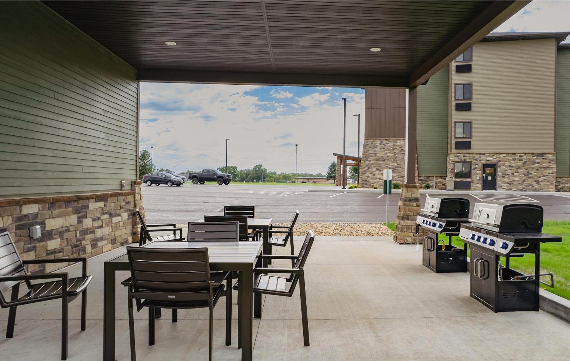 My Place Hotel-Mitchell Sd エクステリア 写真